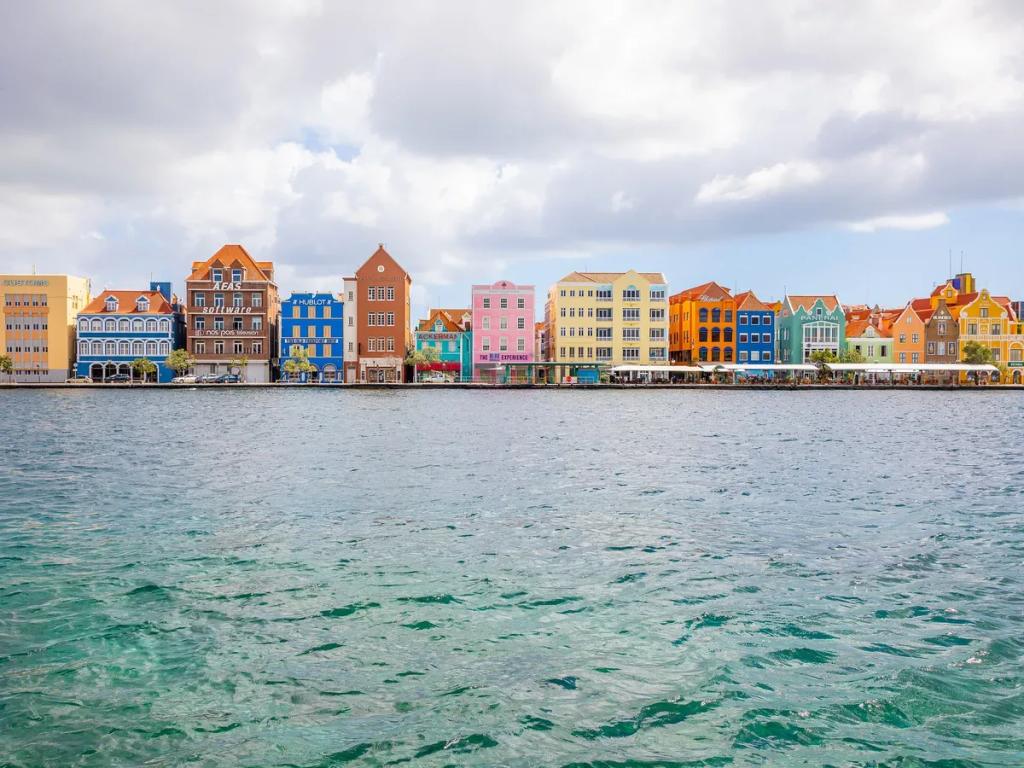 Reisbestemming Curaçao - Koop eSIM Curaçao voor mobiel internet