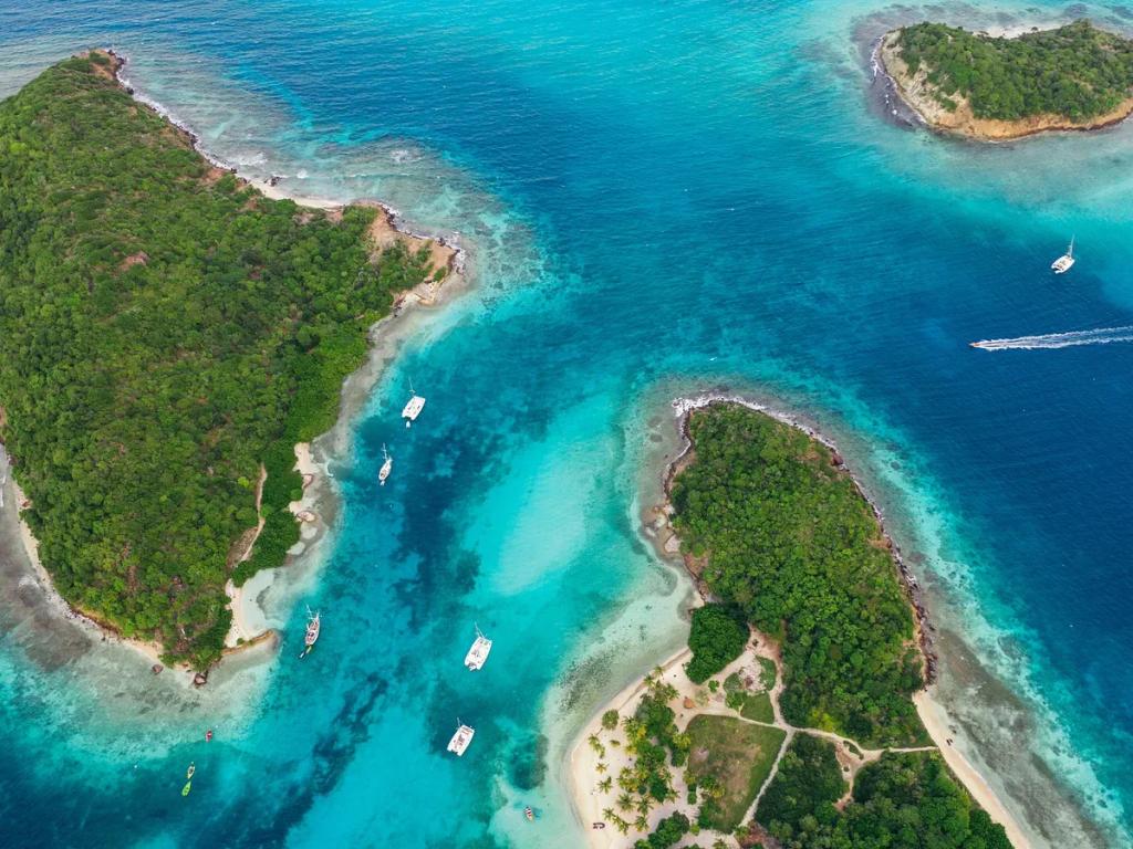St. Vincent & Grenadines travel destination - Buy eSIM St. Vincent & Grenadines for mobile internet